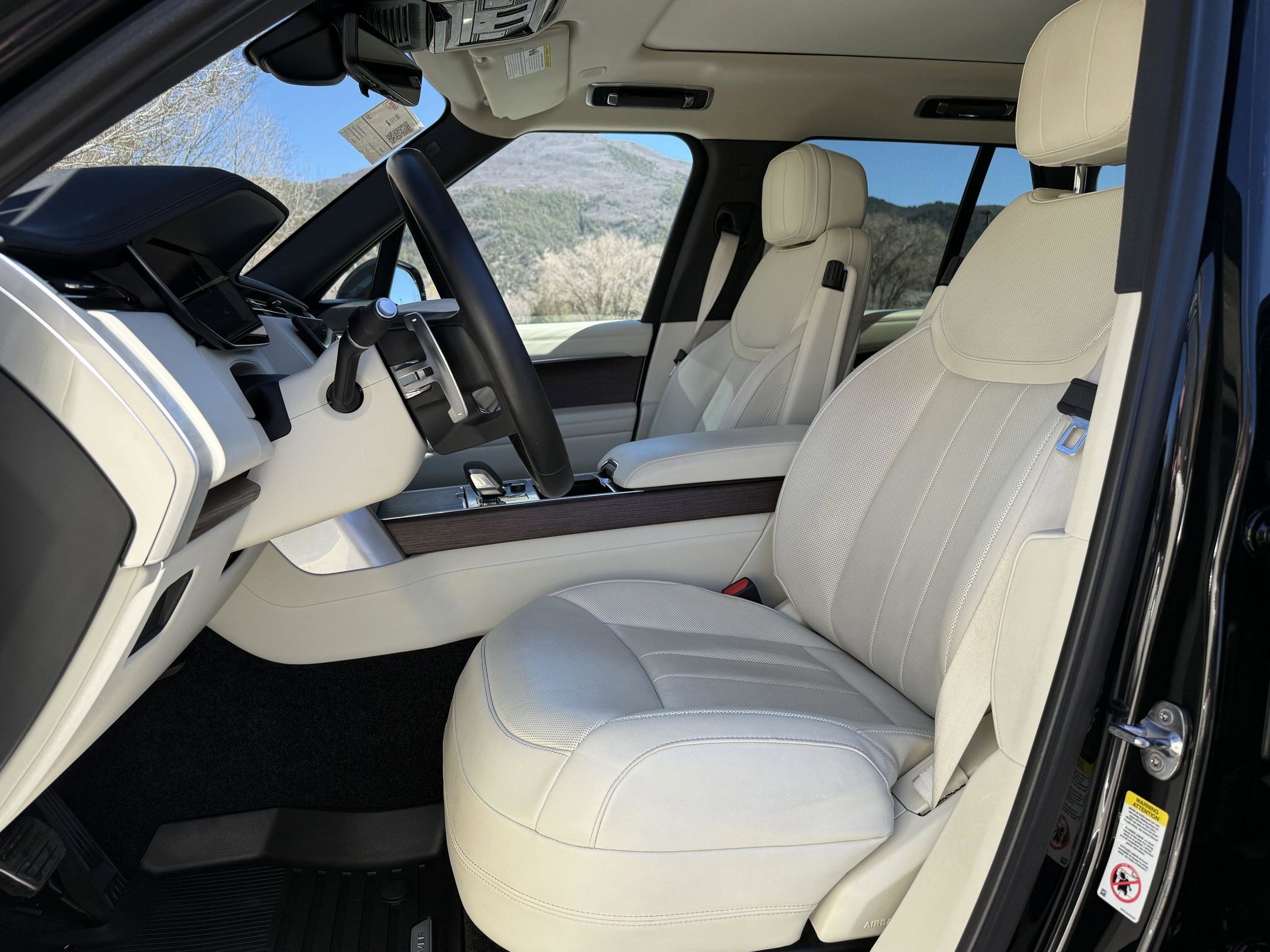 Certified 2023 Land Rover Range Rover SE image 5