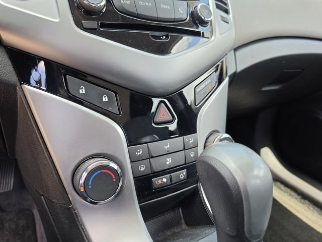 Used 2014 Chevrolet Cruze LS FWD image 23