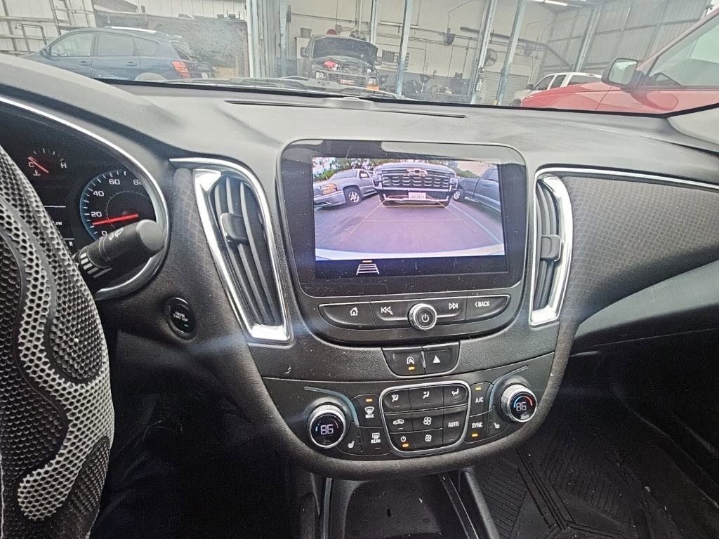 Used 2020 Chevrolet Malibu LT image 13