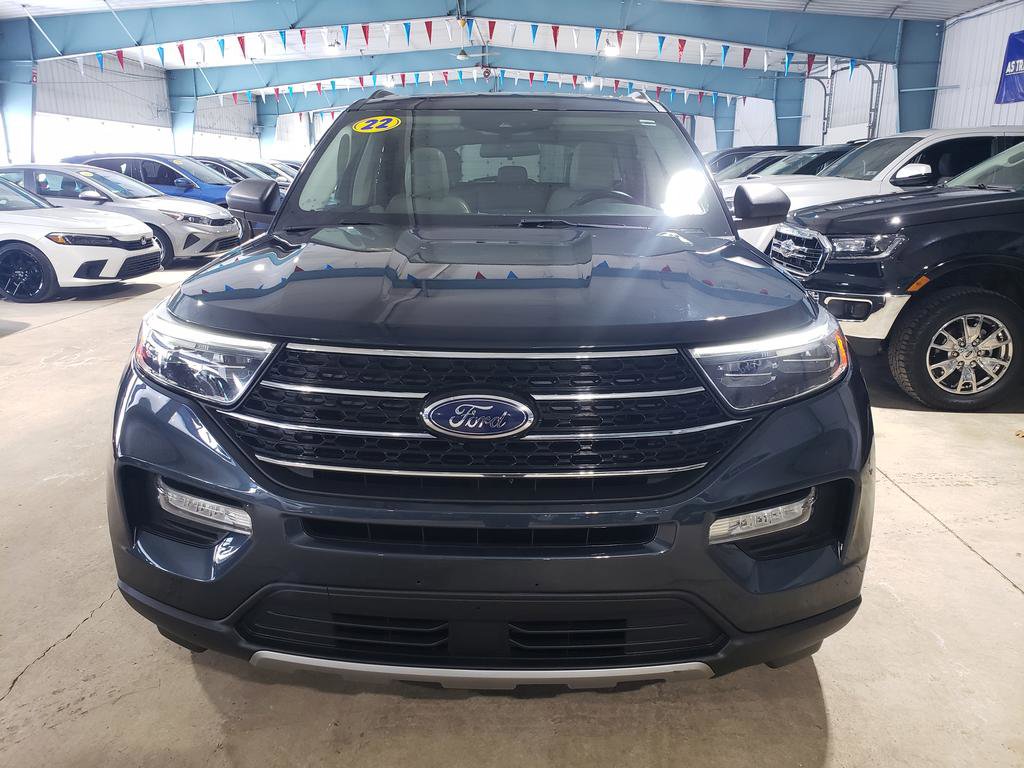Used 2022 Ford Explorer XLT w/ Equipment Group 202A image 9