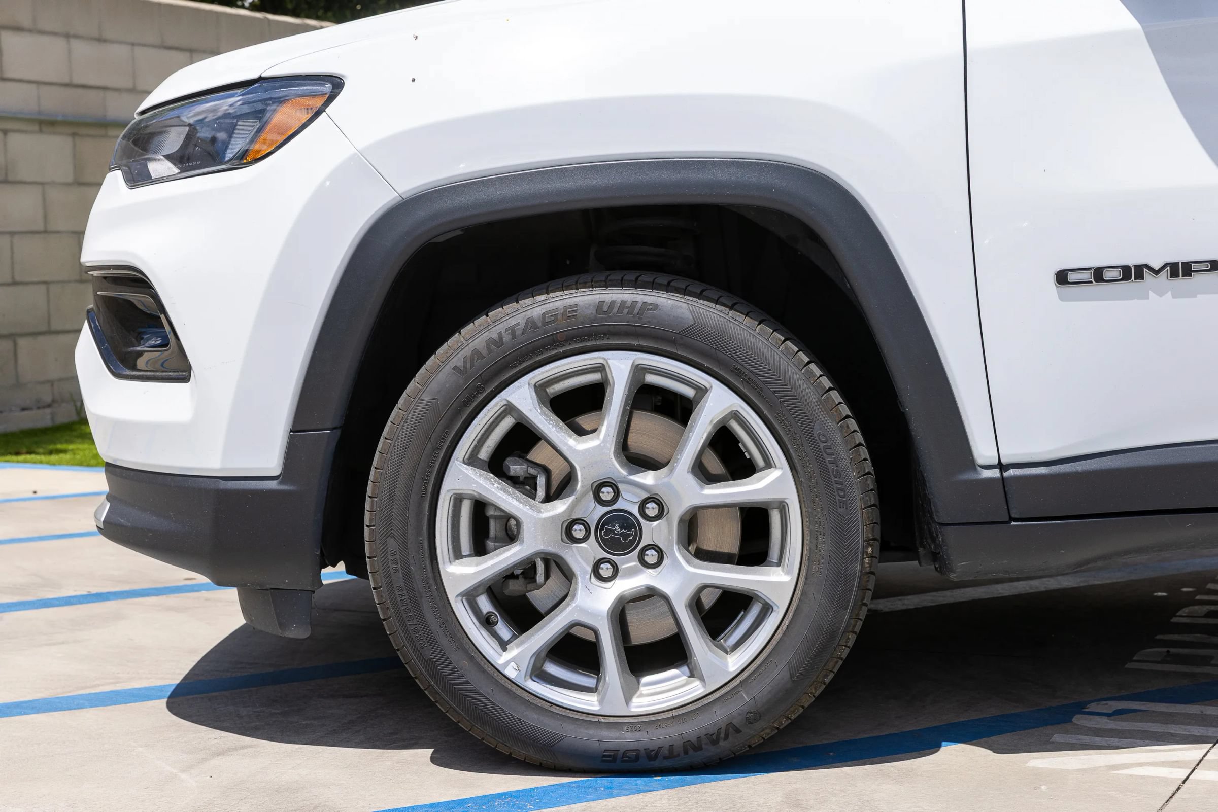 Used 2025 Jeep Compass Limited AWD/4WD image 36