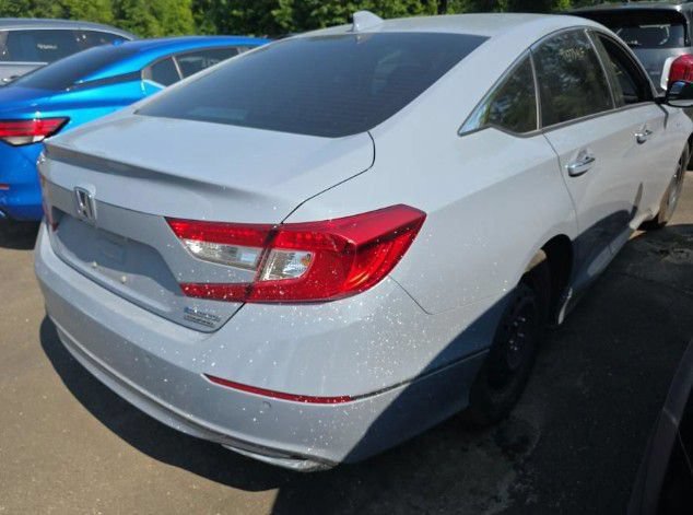 Used 2022 Honda Accord Touring image 3