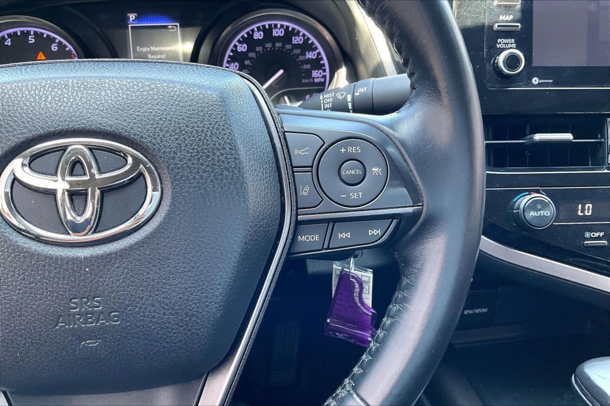 Used 2021 Toyota Camry SE FWD image 19