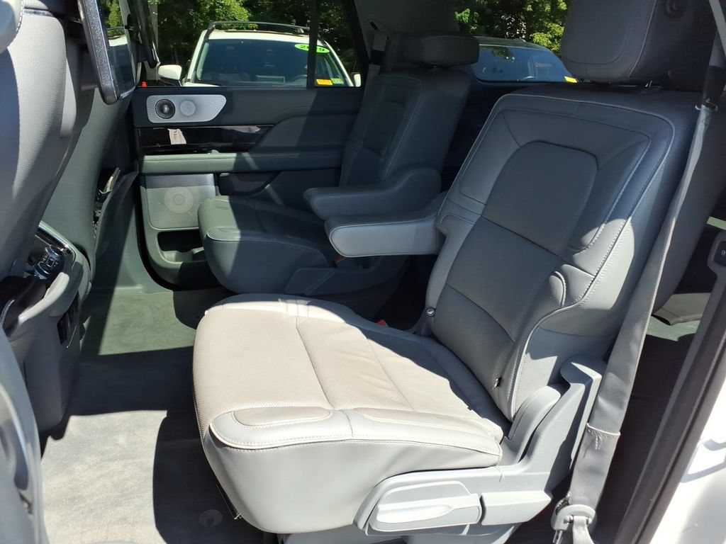Used 2019 Lincoln Navigator L Reserve w/ Cargo Package AWD/4WD image 18