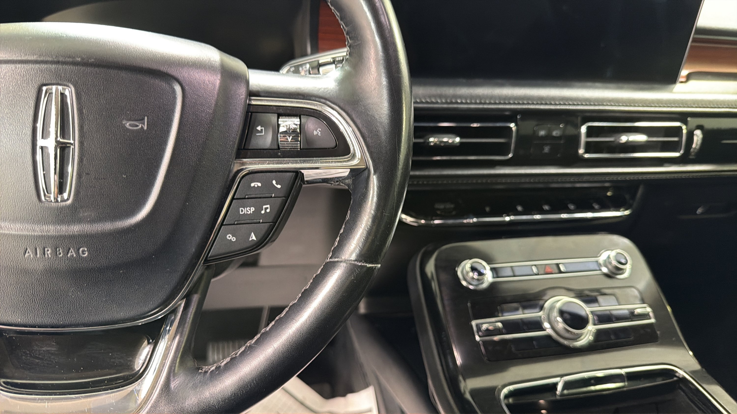Used 2022 Lincoln Nautilus Reserve w/ Equipment Group 201A FWD image 13