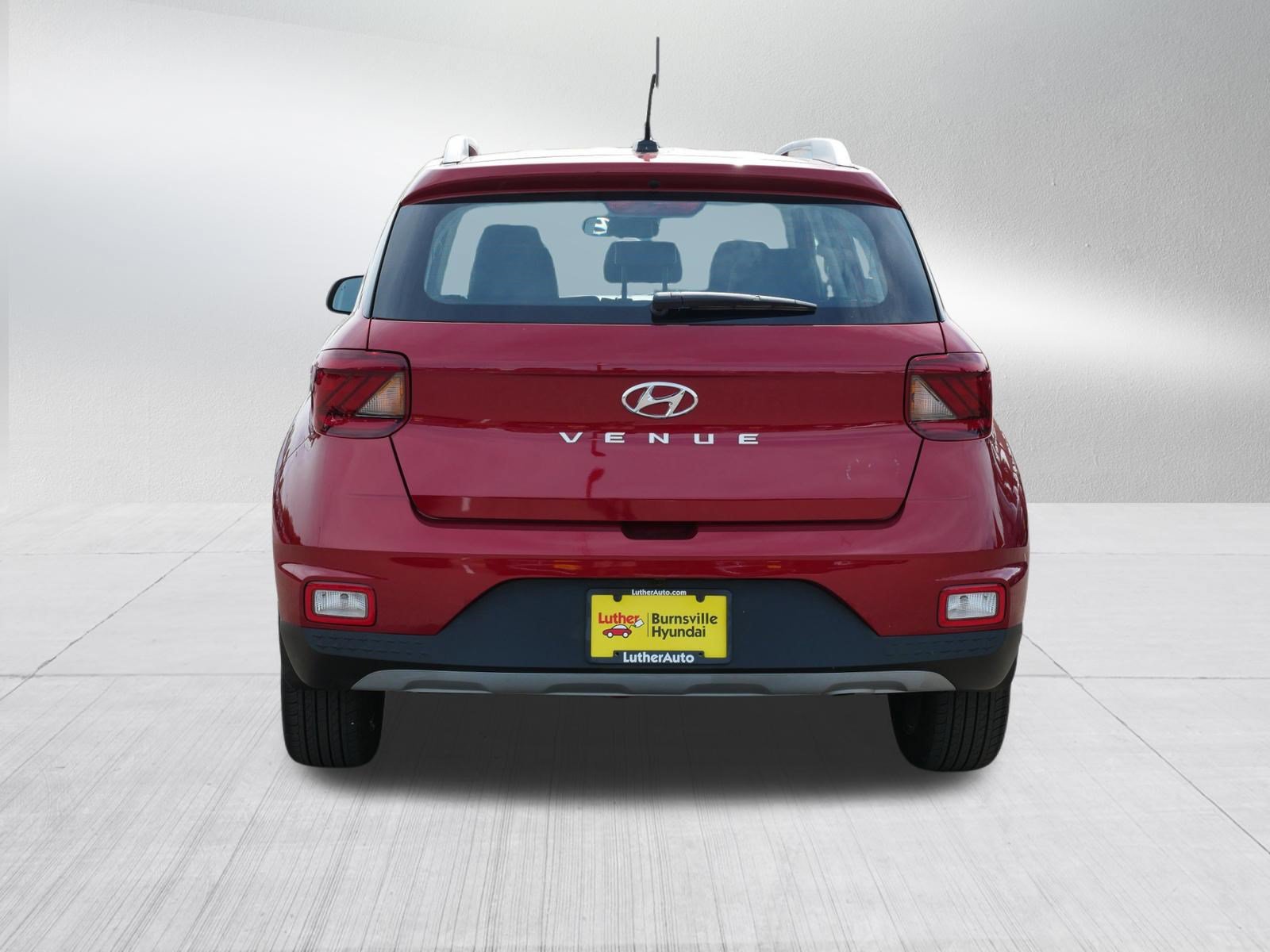 Used 2024 Hyundai Venue Limited FWD image 6