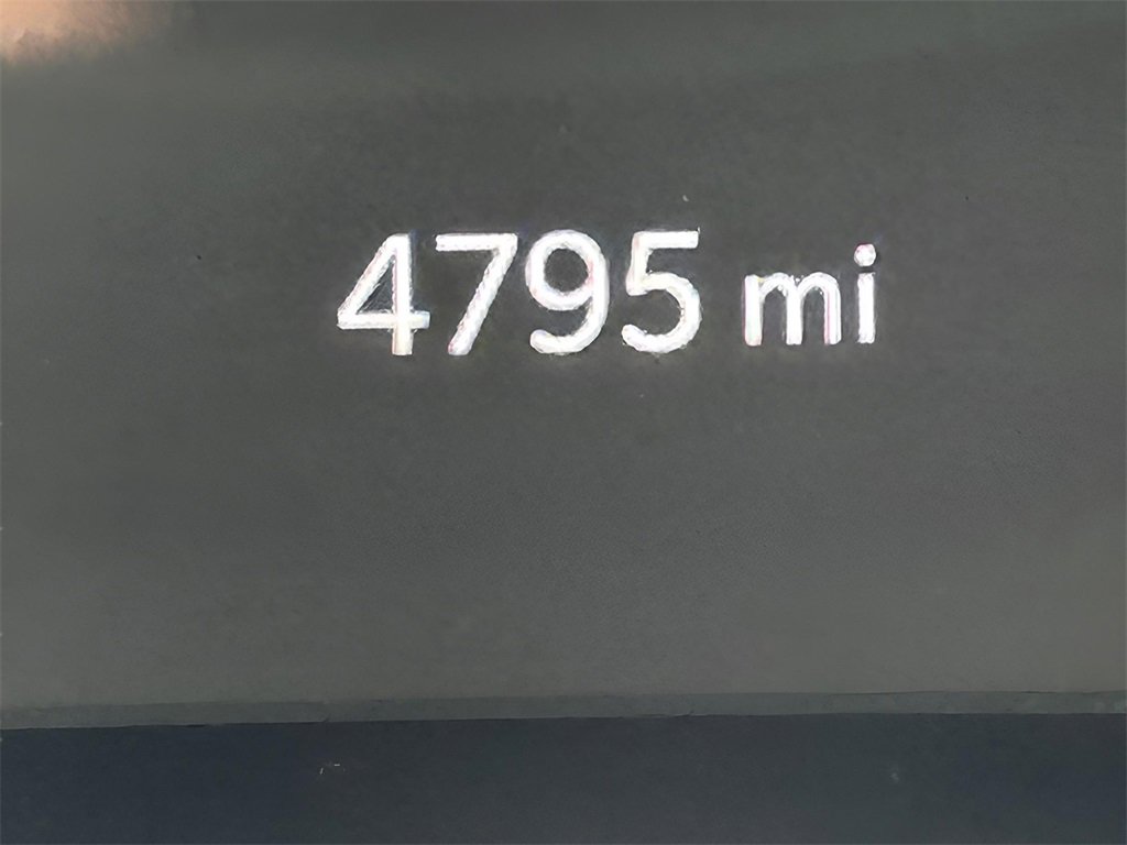 Used 2025 Jeep Compass Sport image 10