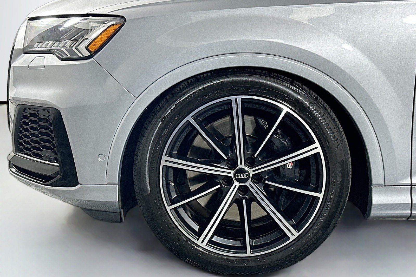 Used 2020 Audi SQ7 Prestige w/ Prestige Package AWD/4WD image 13