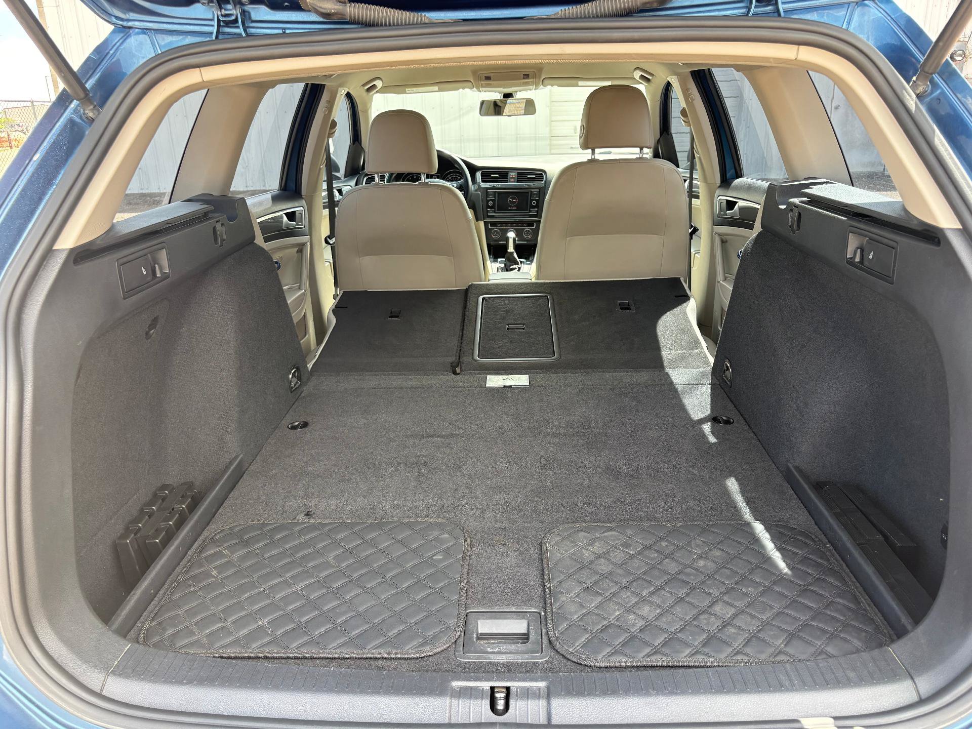 Used 2019 Volkswagen Golf Alltrack S AWD/4WD image 33