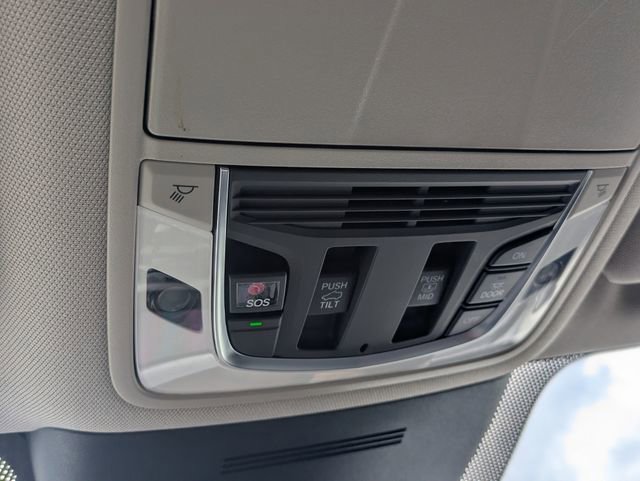 Certified 2025 Acura MDX FWD w/ Technology Package image 37