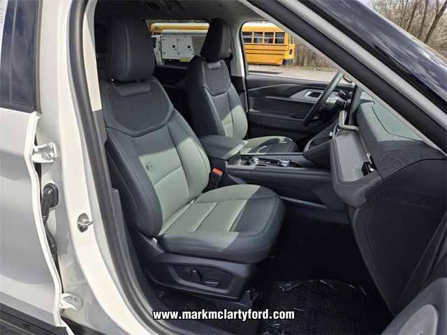 New 2026 Ford Explorer Active w/ Active Comfort Package image 12