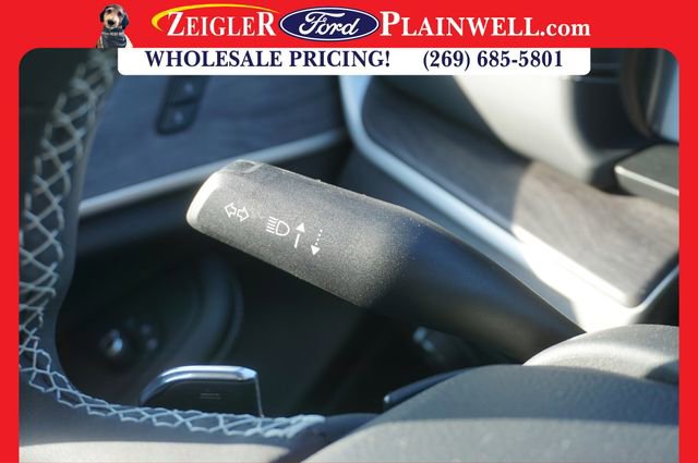 Used 2023 Jeep Grand Cherokee Limited image 29