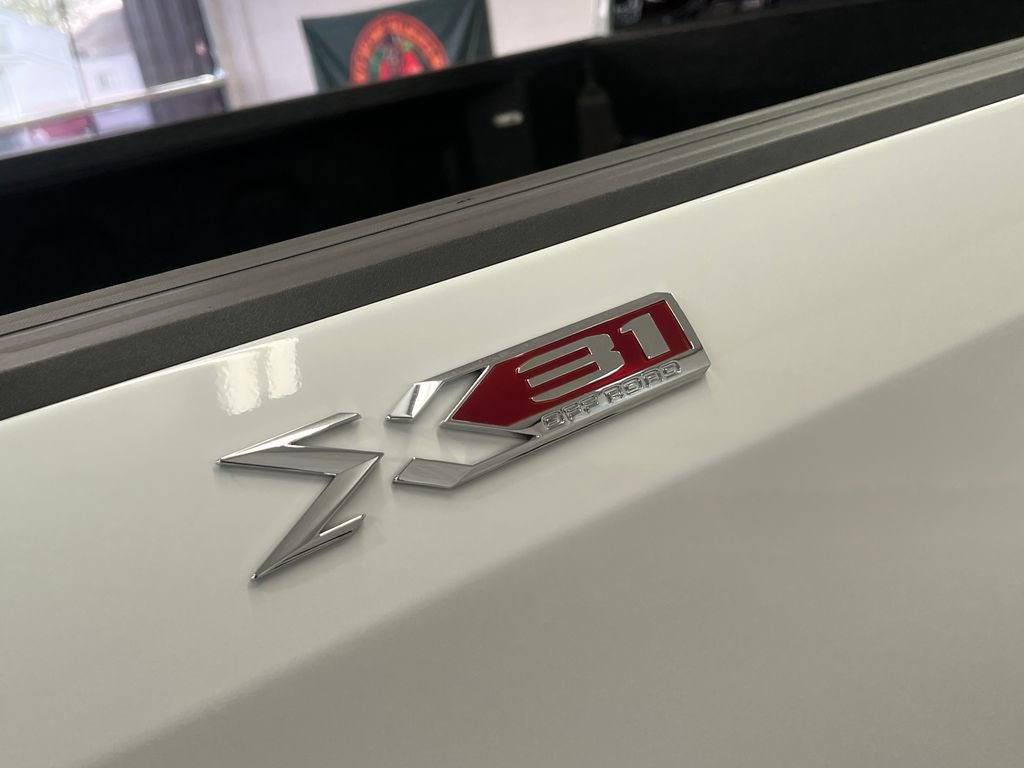 Used 2023 GMC Sierra 1500 Elevation w/ X31 Off-Road Package AWD/4WD image 19