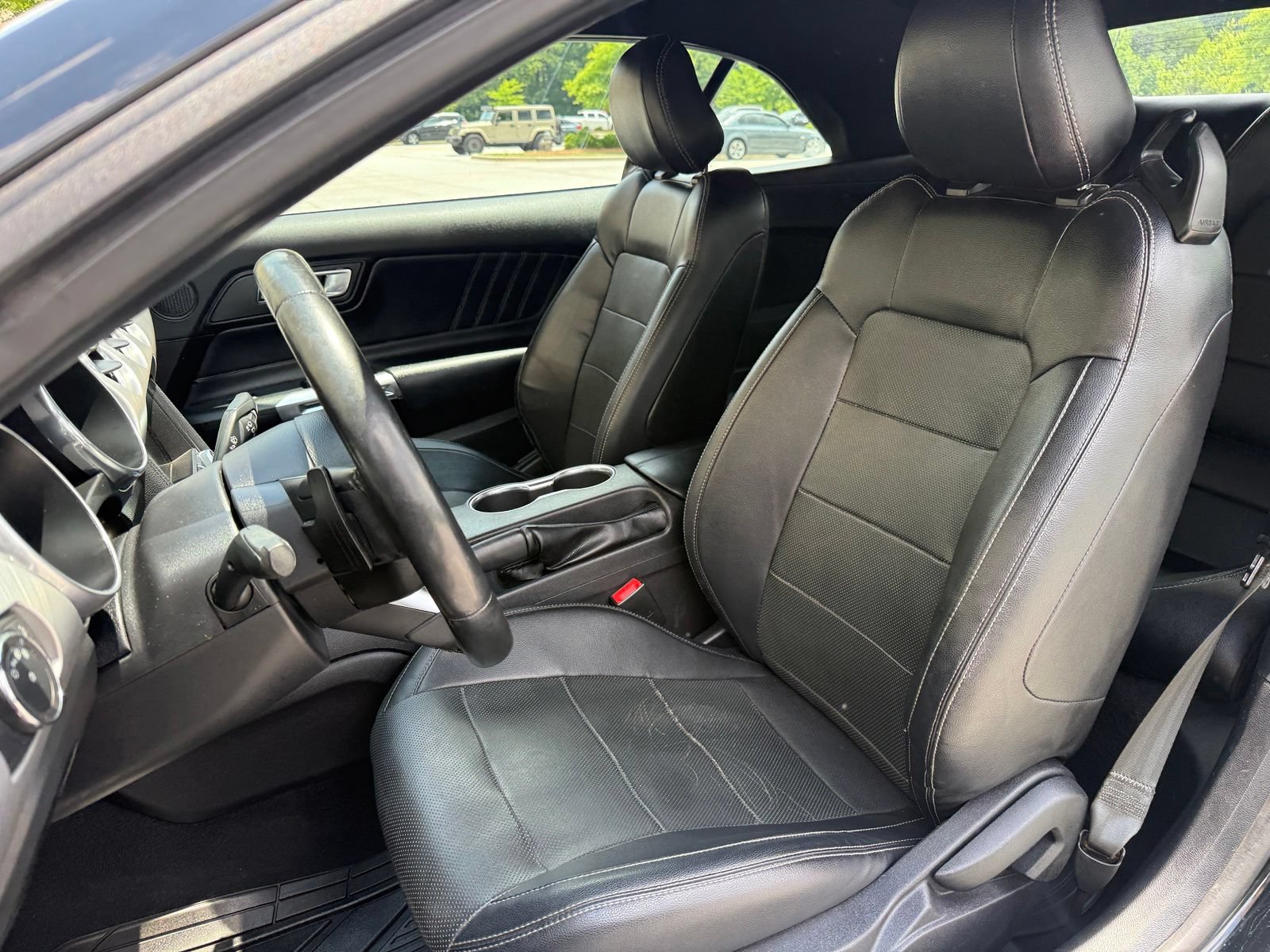 Used 2019 Ford Mustang Premium RWD image 36