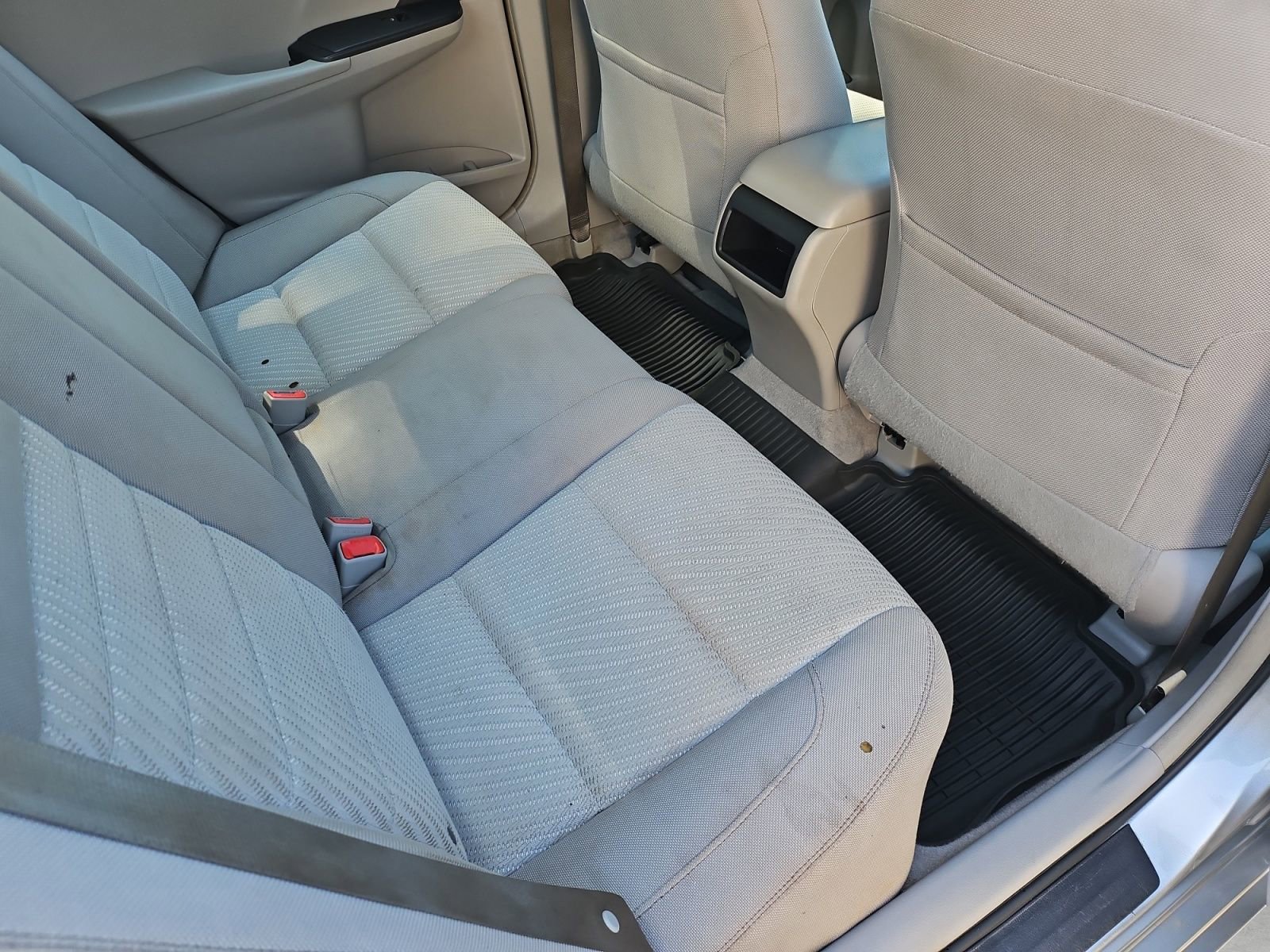 Used 2017 Toyota Camry LE w/ Four Season Floor Mat Package FWD image 26