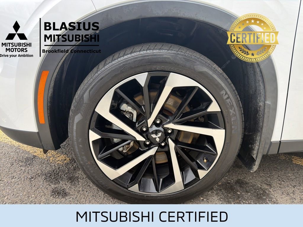 Used 2023 Mitsubishi Outlander 4WD Plug-In Hybrid image 5