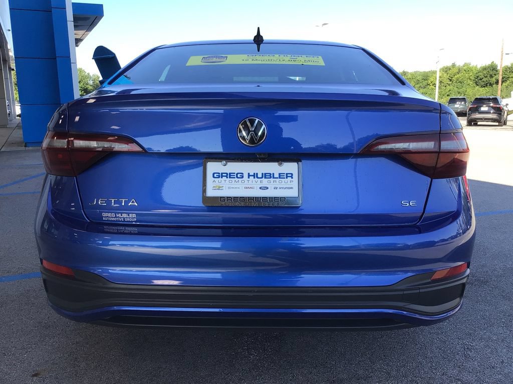 Used 2024 Volkswagen Jetta SE FWD image 8