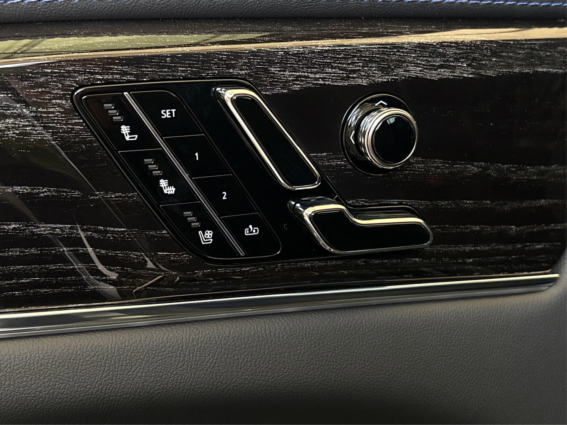 New 2025 Cadillac Escalade IQ Luxury 1 image 32