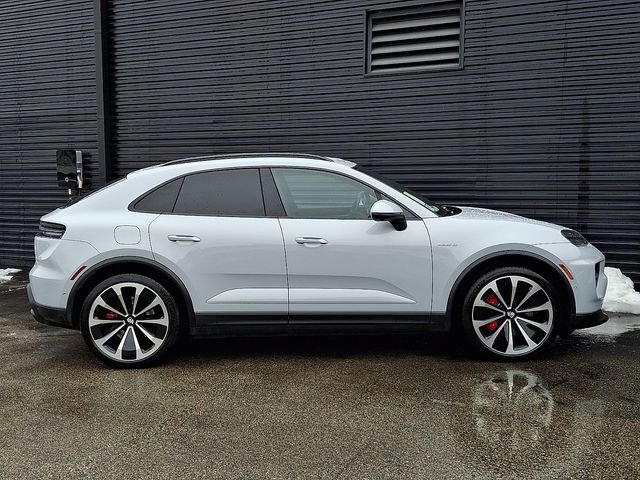 New 2025 Porsche Macan 4S Electric image 8