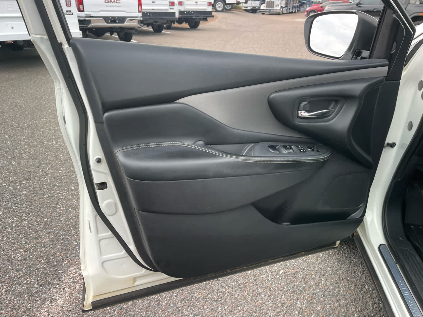 Used 2019 Nissan Murano SV w/ Premium Package FWD image 10