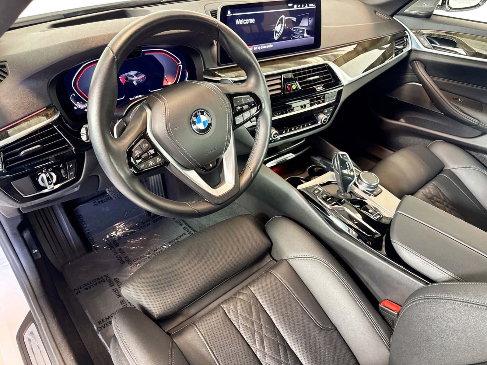 Used 2023 BMW 540i w/ Premium Package image 4
