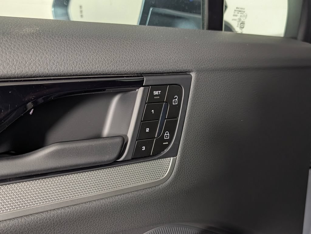 New 2026 Porsche Cayenne Coupe AWD/4WD image 25