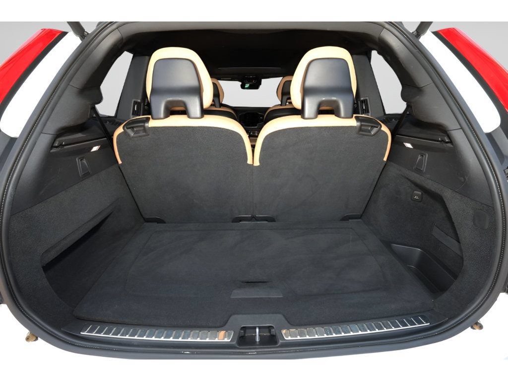 Used 2018 Volvo XC90 T6 Momentum w/ Convenience Package AWD/4WD image 18