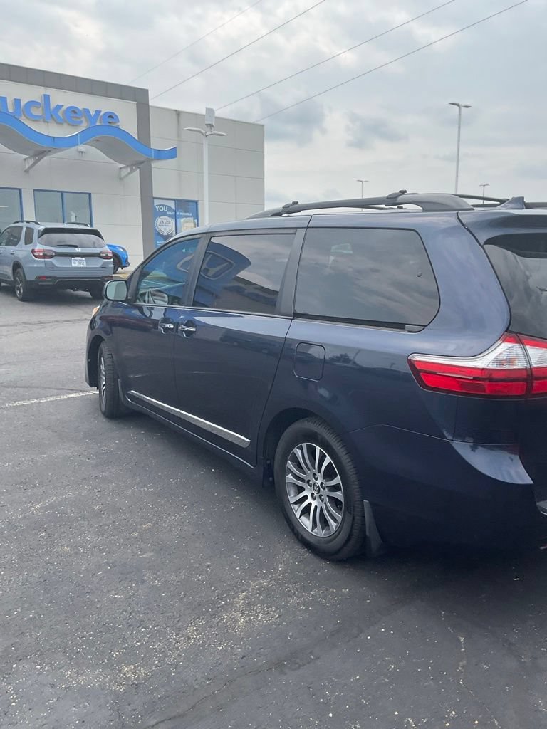 Used 2019 Toyota Sienna XLE w/ XLE Navigation Package FWD image 5