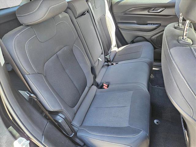 Used 2023 Jeep Grand Cherokee Laredo image 18