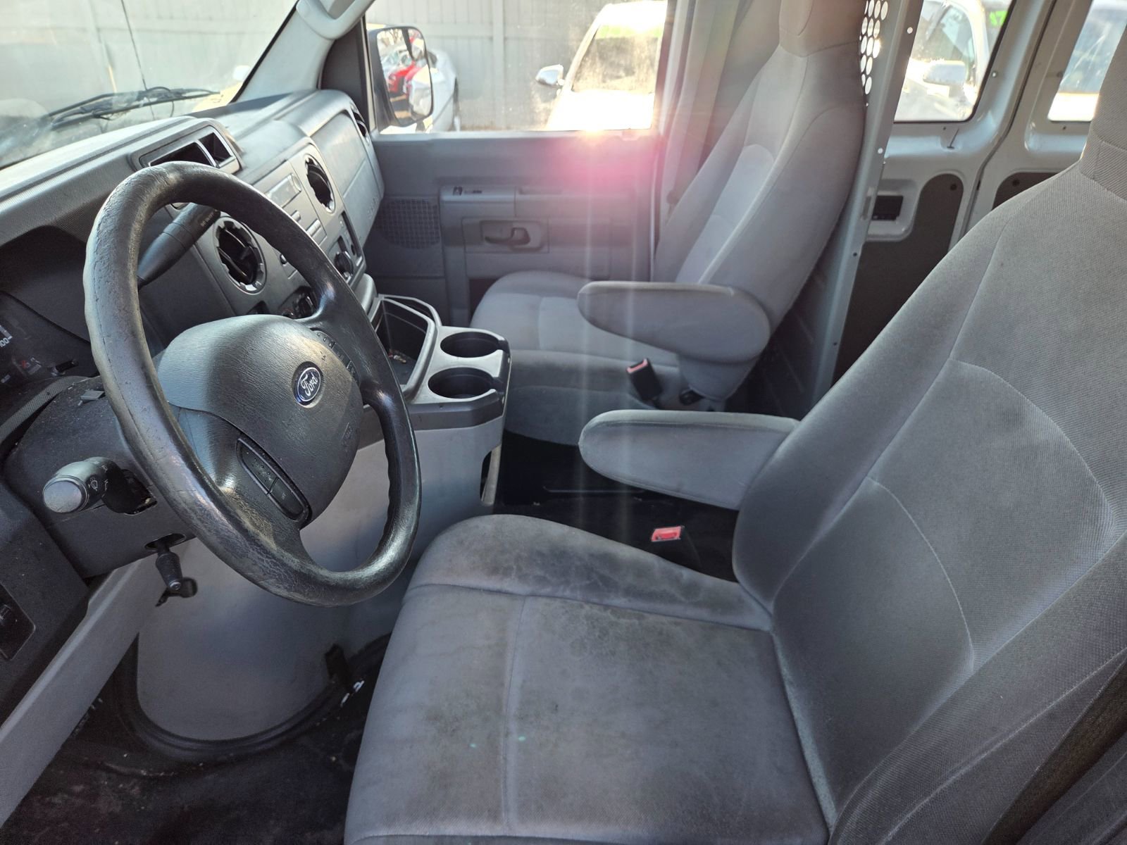 Used 2014 Ford E-250 and Econoline 250 w/ Power Group image 8