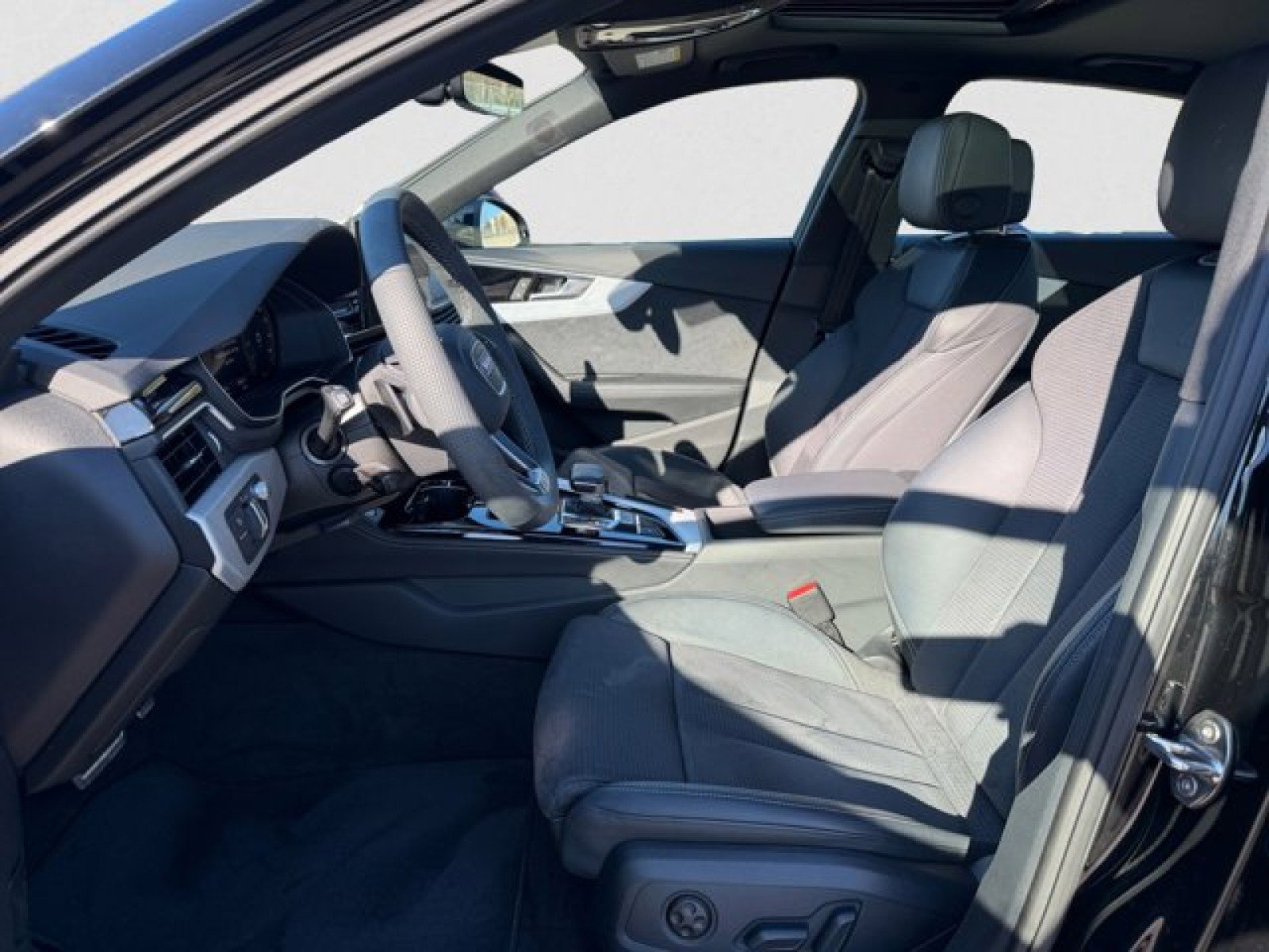 Used 2023 Audi A4 2.0T Prestige w/ Prestige Package image 10