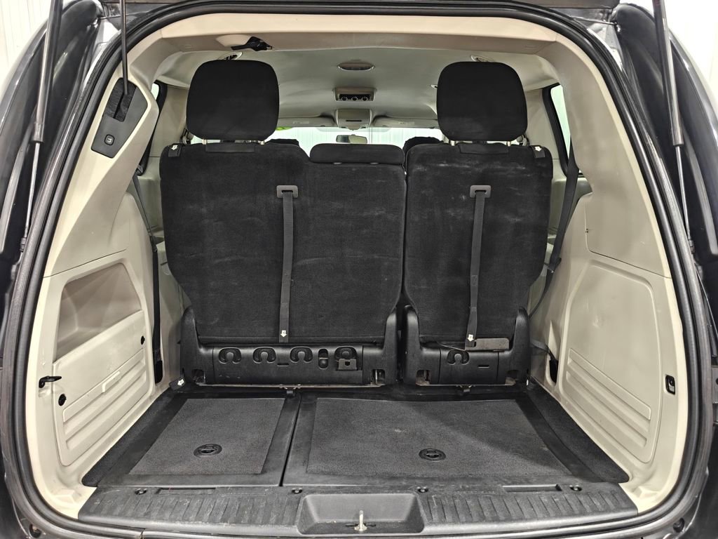 Used 2012 Dodge Grand Caravan SXT FWD image 30