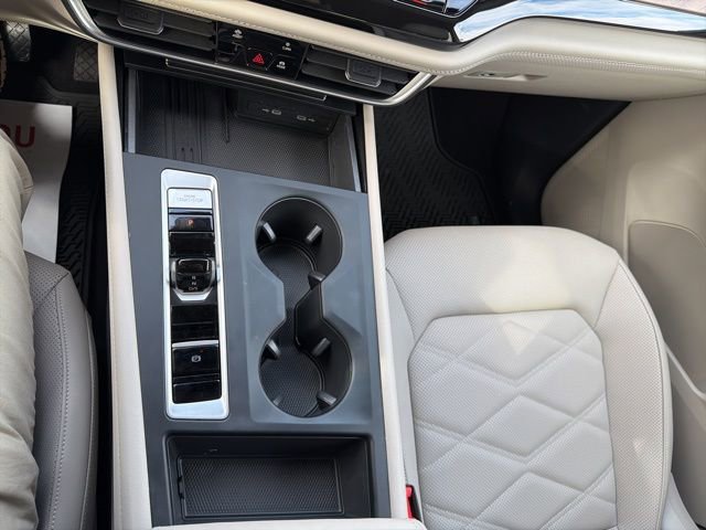 Used 2025 Volkswagen Atlas SE image 14