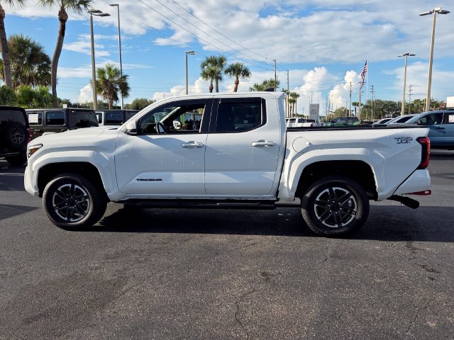 Used 2024 Toyota Tacoma TRD Sport AWD/4WD image 4