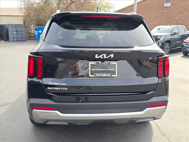 Certified 2025 Kia Sorento S w/ Panoramic Sunroof Package FWD image 4