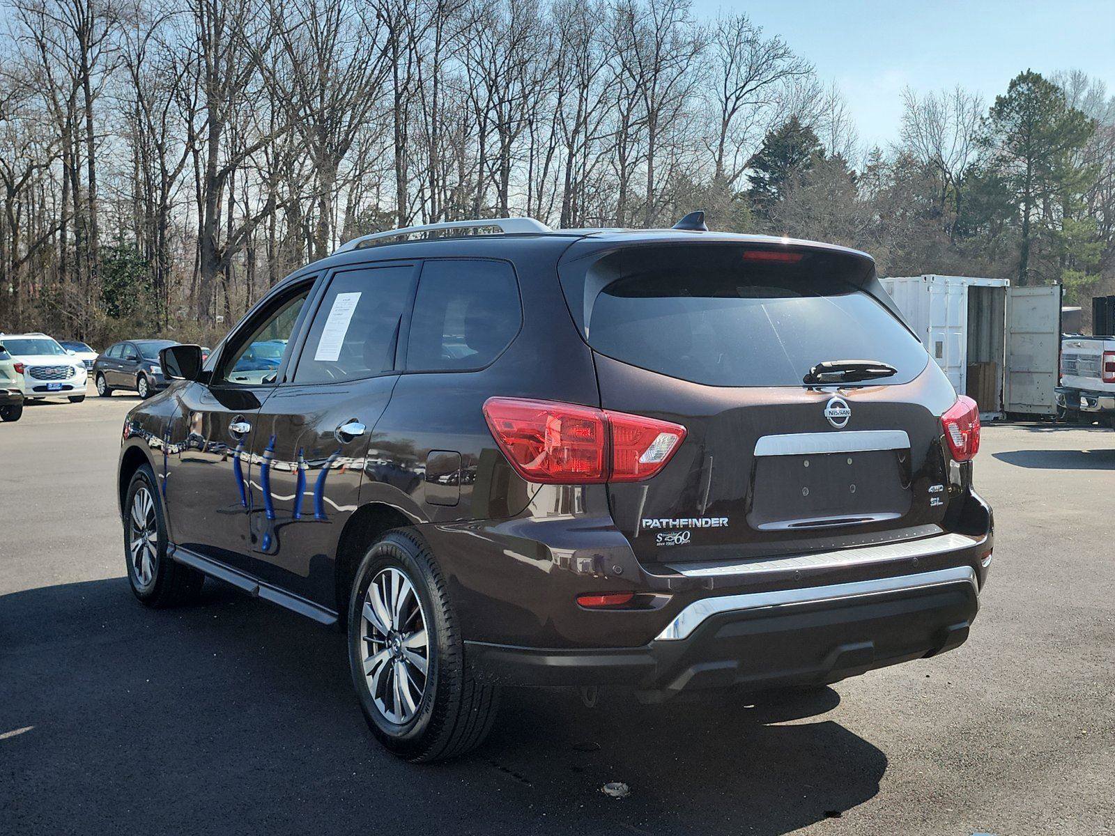 Used 2020 Nissan Pathfinder SL image 3