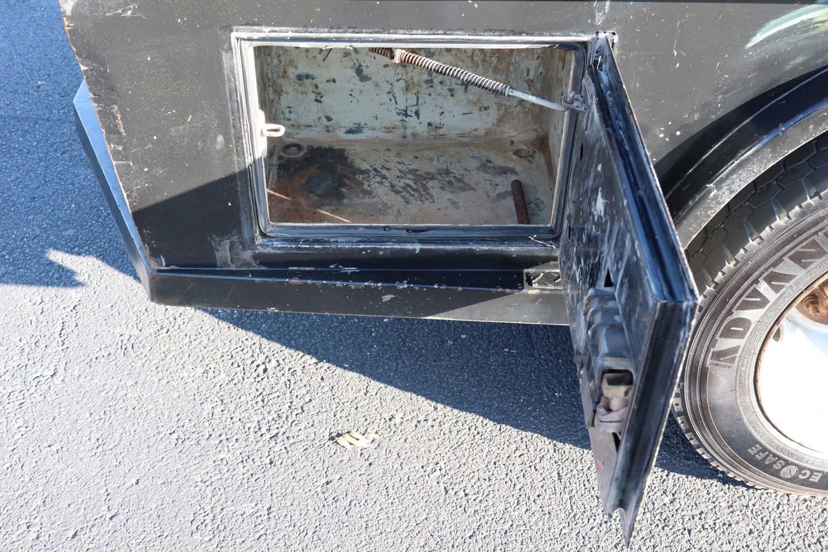 Used 2012 Ford F550 4x4 Crew Cab Super Duty w/ Payload Upgrade Pkg image 18