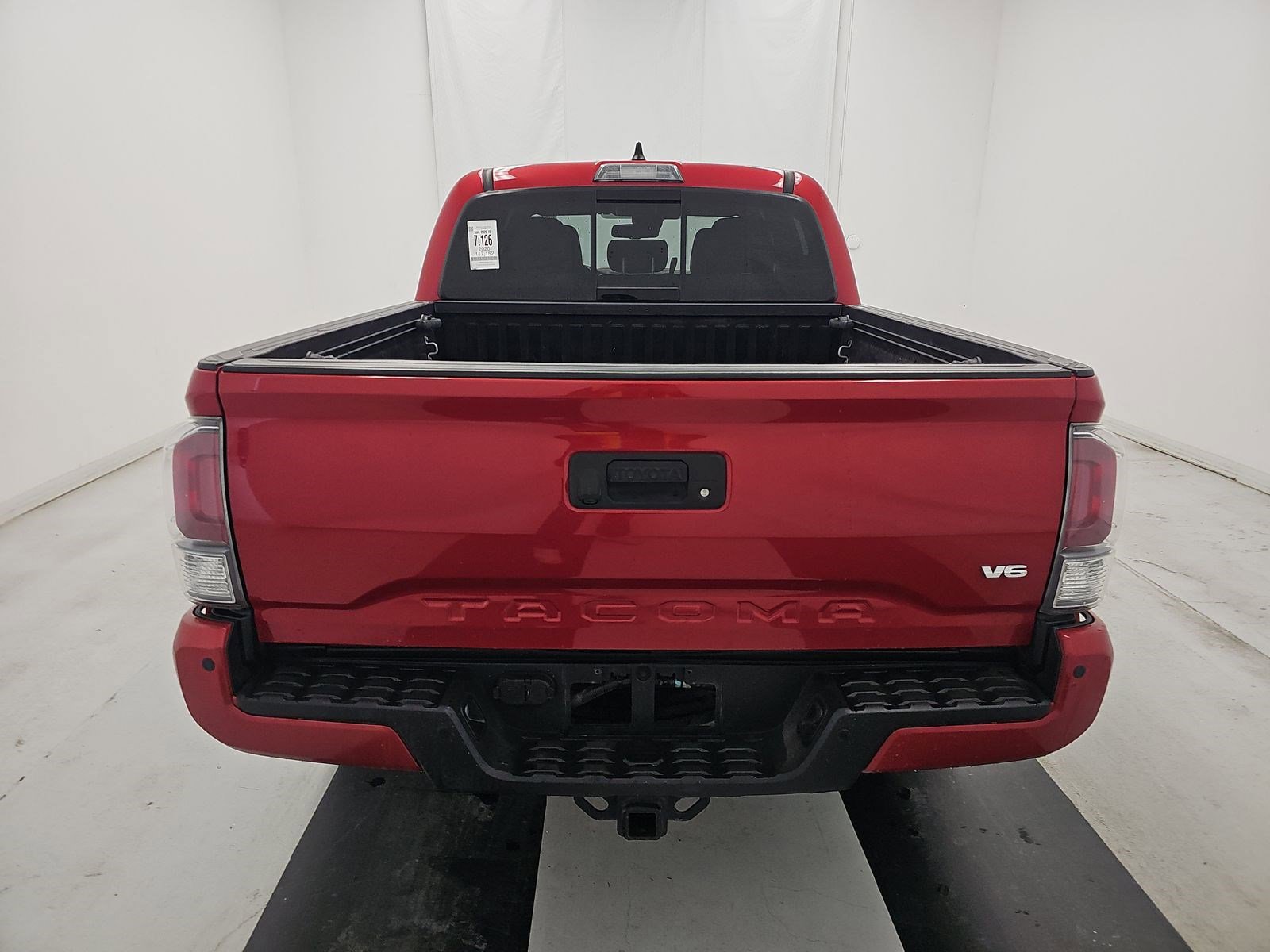Used 2020 Toyota Tacoma TRD Sport w/ Technology Package RWD image 5