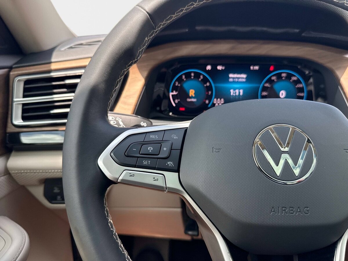 Used 2024 Volkswagen Atlas SE FWD image 31