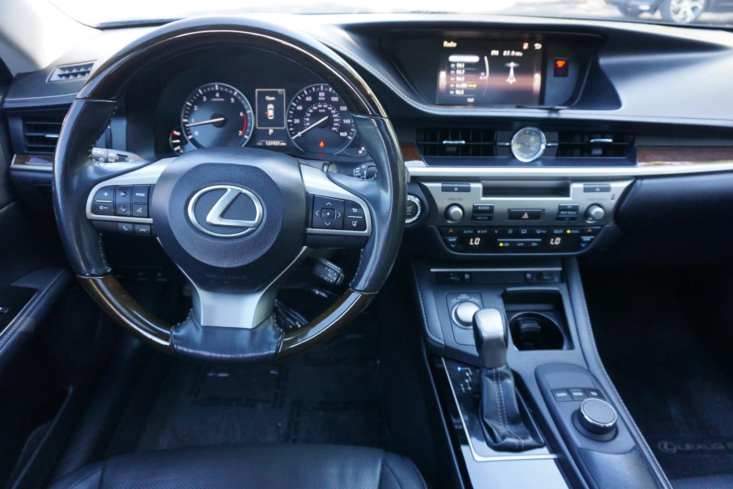 Used 2016 Lexus ES 350 w/ Premium Package w/Wood Trim FWD image 21