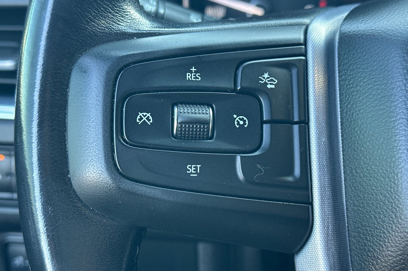 Used 2021 GMC Yukon SLT image 38