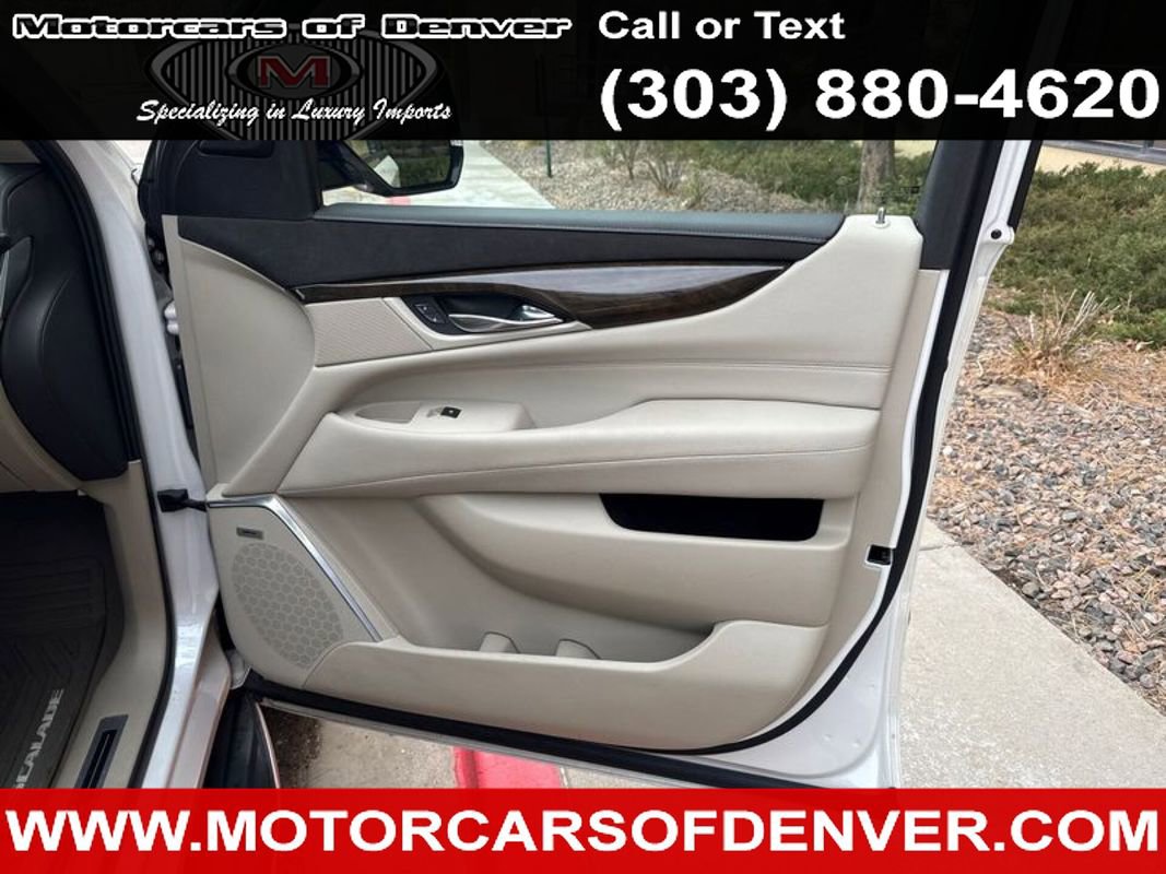Used 2019 Cadillac Escalade Luxury AWD/4WD image 26