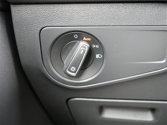 Certified 2024 Volkswagen Tiguan SE image 23