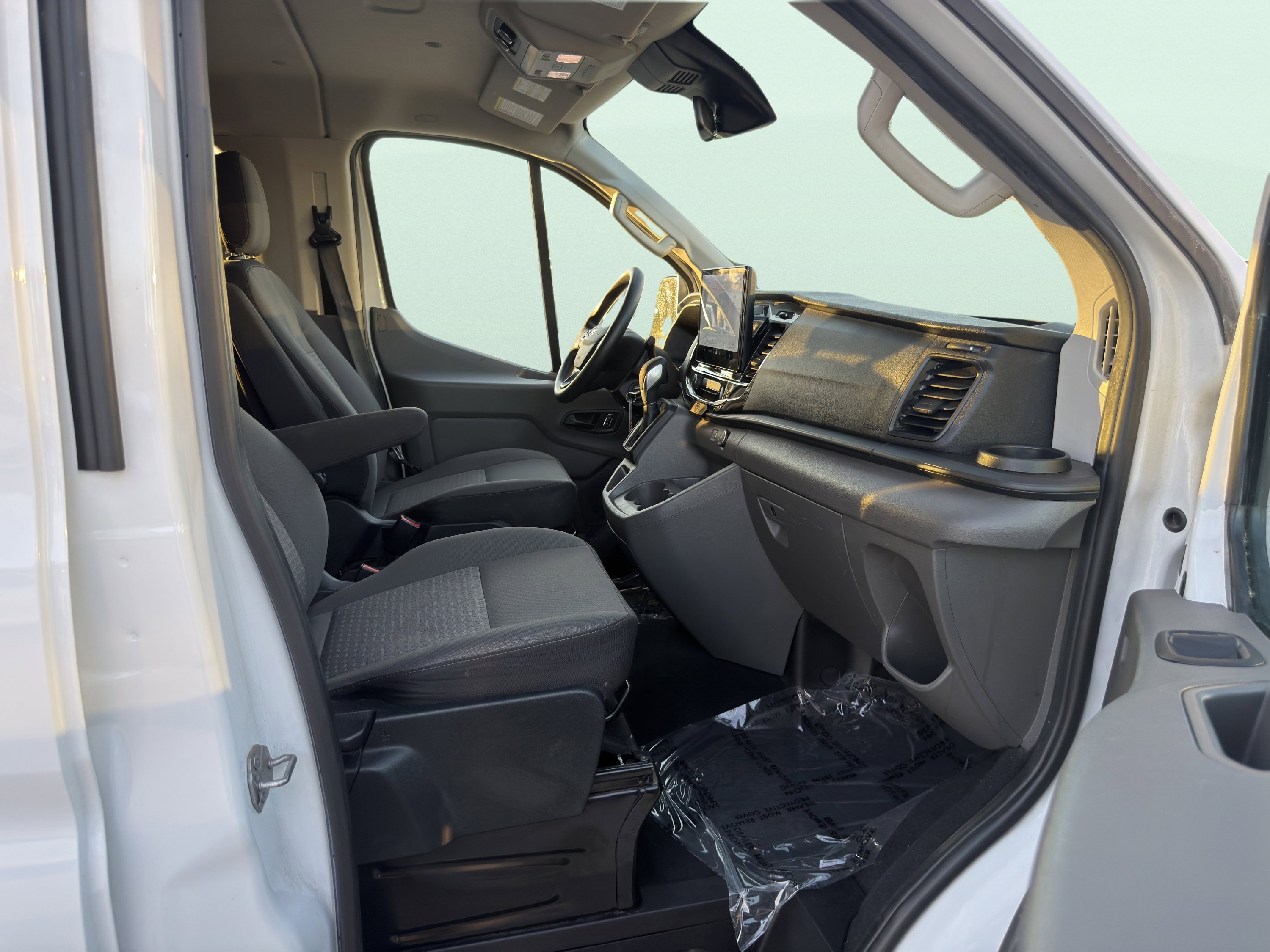 Used 2023 Ford Transit 350 XLT image 34