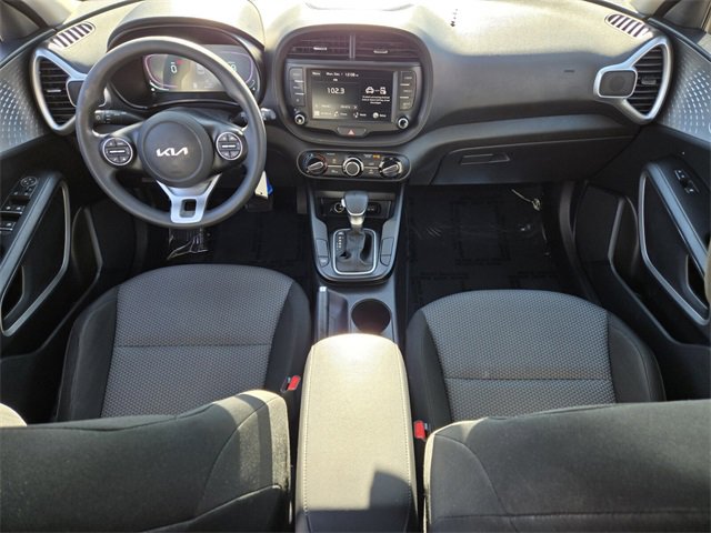 Used 2023 Kia Soul LX w/ LX Technology Package image 16