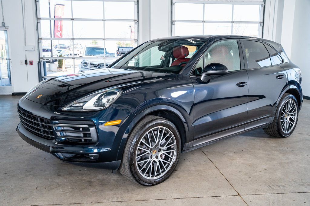 Used 2022 Porsche Cayenne Platinum Edition image 11