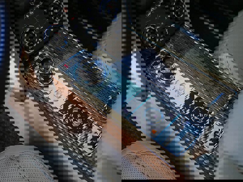 Used 2019 Land Rover Range Rover HSE image 24