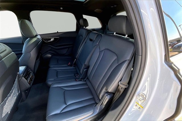 New 2025 Audi Q7 3.0T Prestige image 10