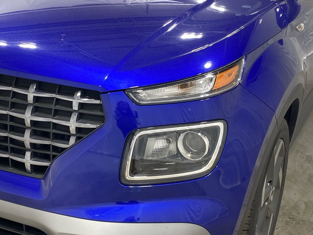 Used 2025 Hyundai Venue SEL image 29