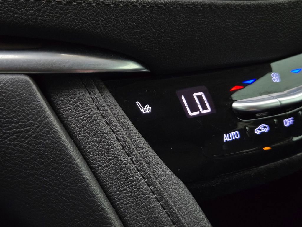 Used 2018 Cadillac XT5 Luxury w/ Driver Awareness Package image 21